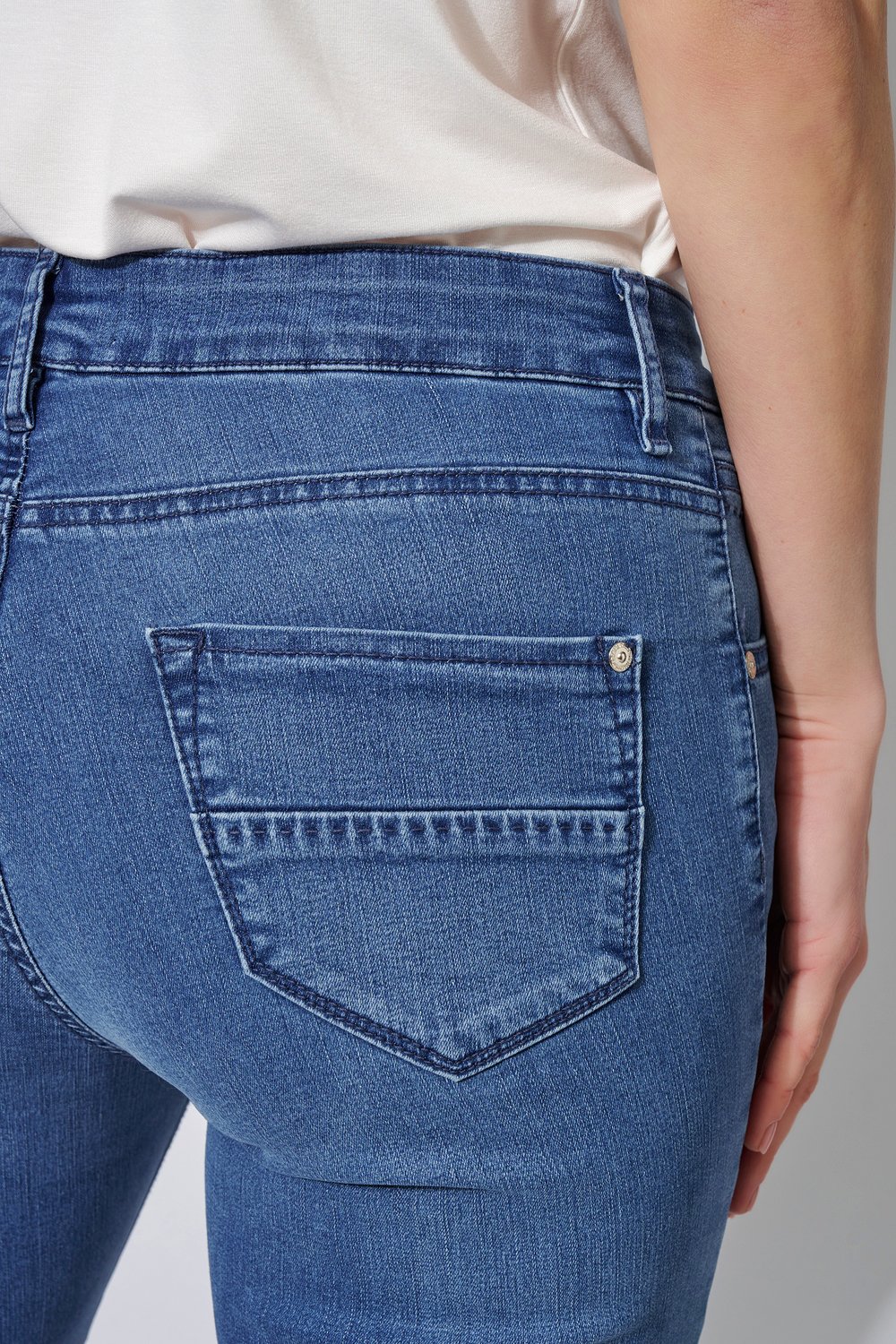 Toni Perfect Shape Slim Jeans Donna – Dark Blue 059 – Taglia 44 – Modellanti Pancia E Glutei