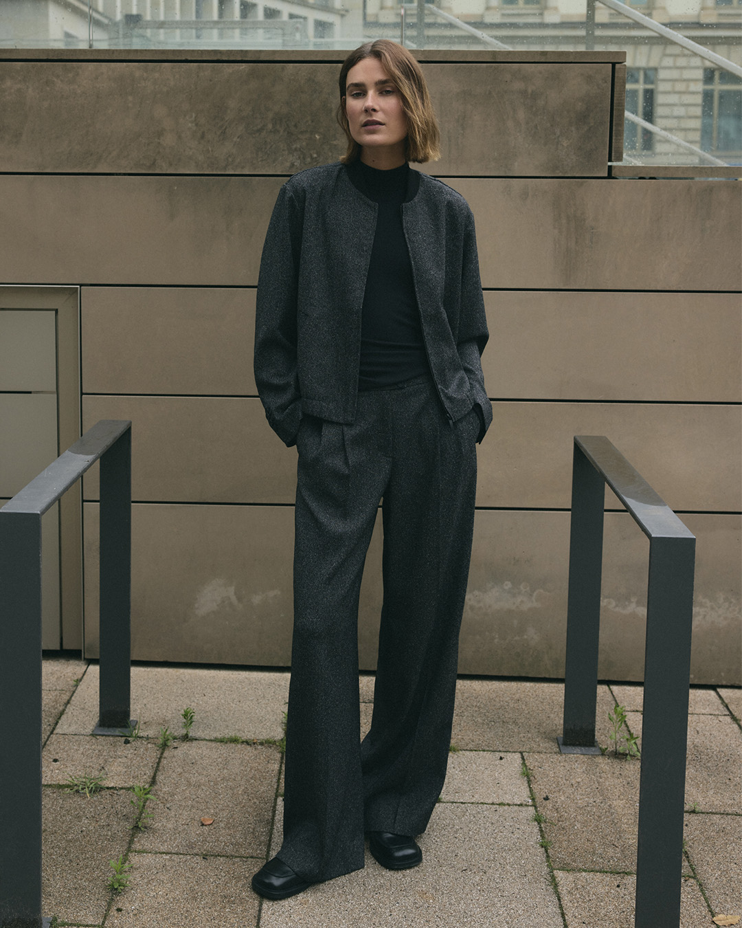 OPUS Damen-Blouson JURLA Regular aus Viskose Mix in schwarz-anthrazit