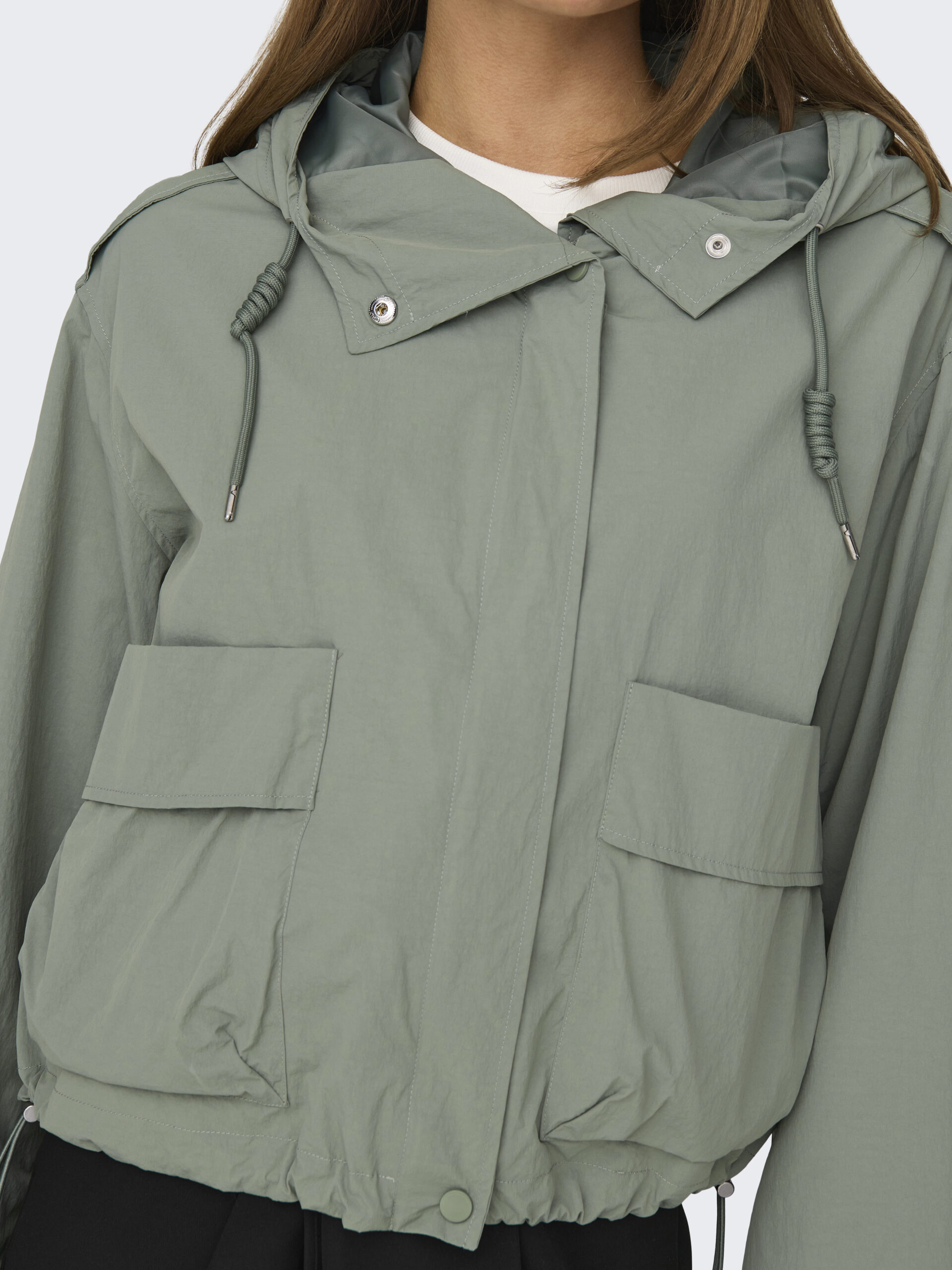 ONLY Damen Blouson mit Kapuze Mamba Short in Grün und Beige / Braun