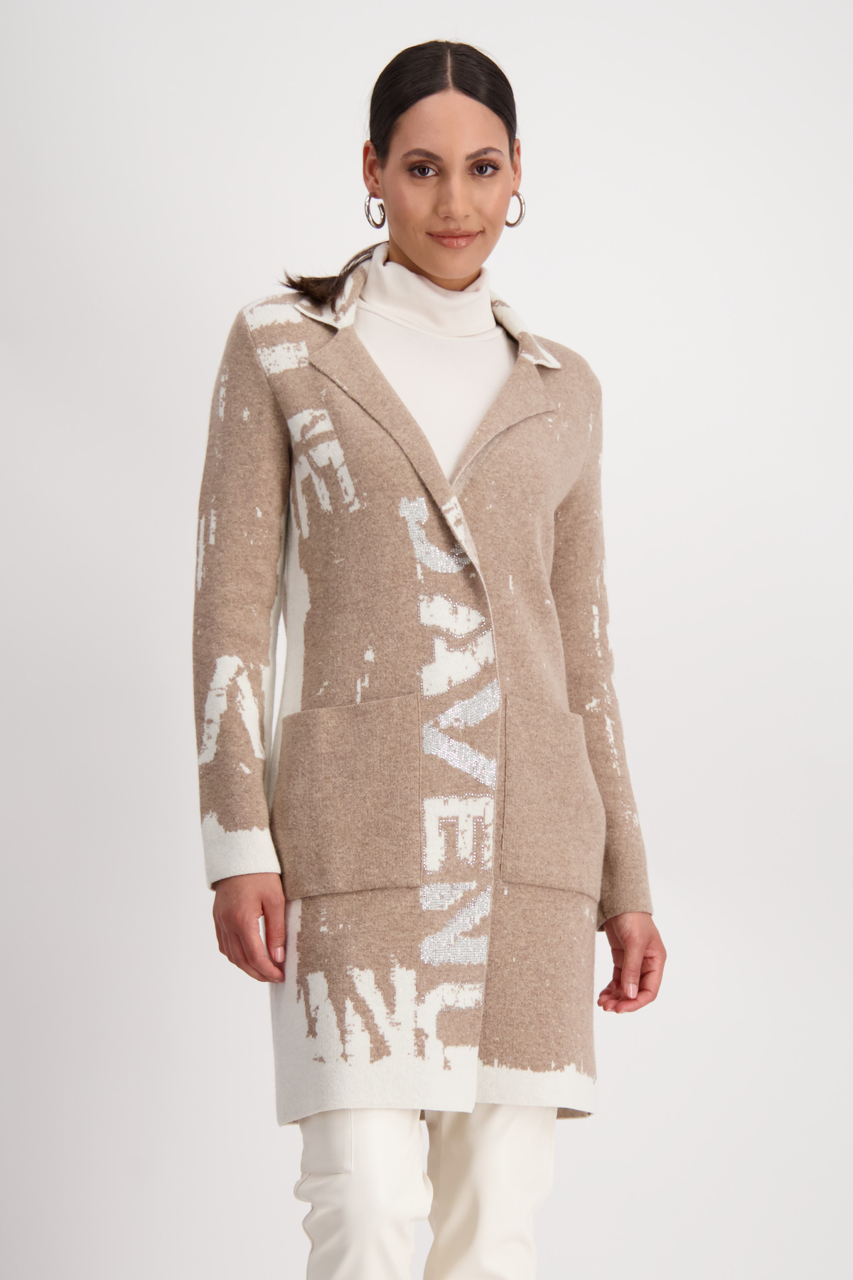 MONARI Damen Strickmantel mit Strassschrift