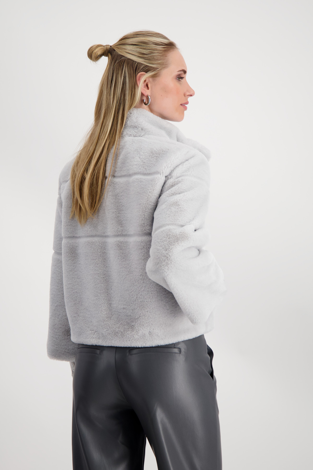 MONARI Flauschige Damen-Jacke mit Stehkragen