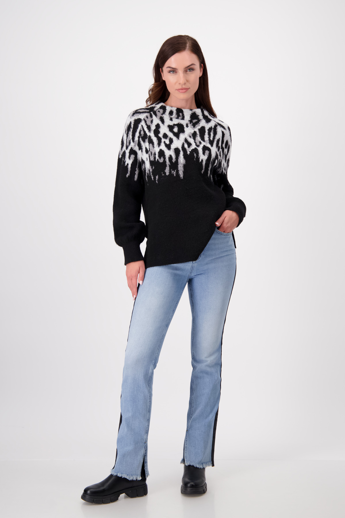 MONARI Damen Jacquard-Pullover langarm mit Leopardenmuster in Schwarz gemustert
