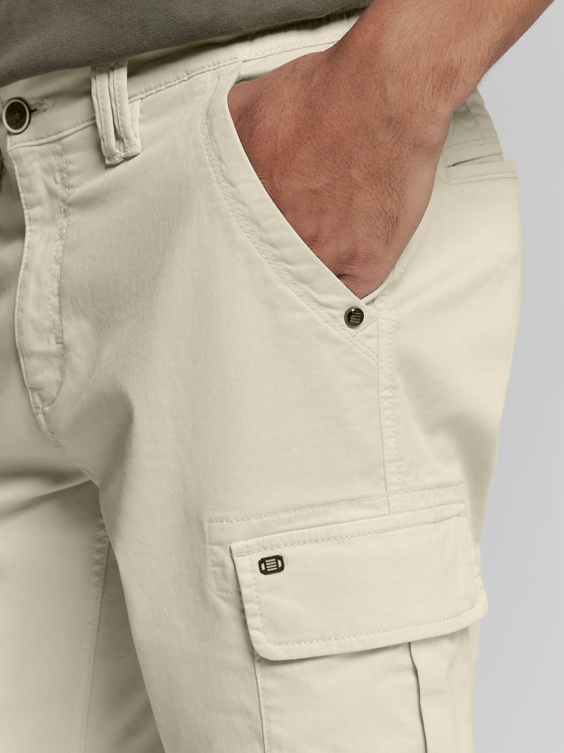 NO EXCESS Herren Cargo Shorts – Stretch, Cargotaschen, robuster Look, in Light Army Green, Steel Grey und Beige