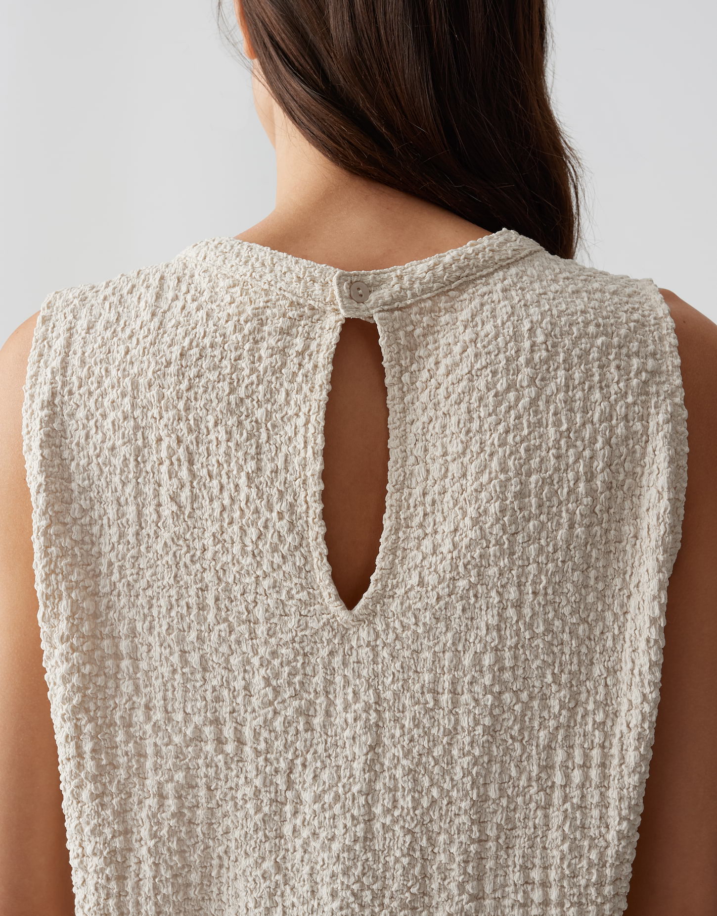 OPUS Damen Blusentop Ikini – Beige, ärmellos, elastisch, gesmokter Jersey, Rundhalsausschnitt, Rückenschlitz & Gummibund