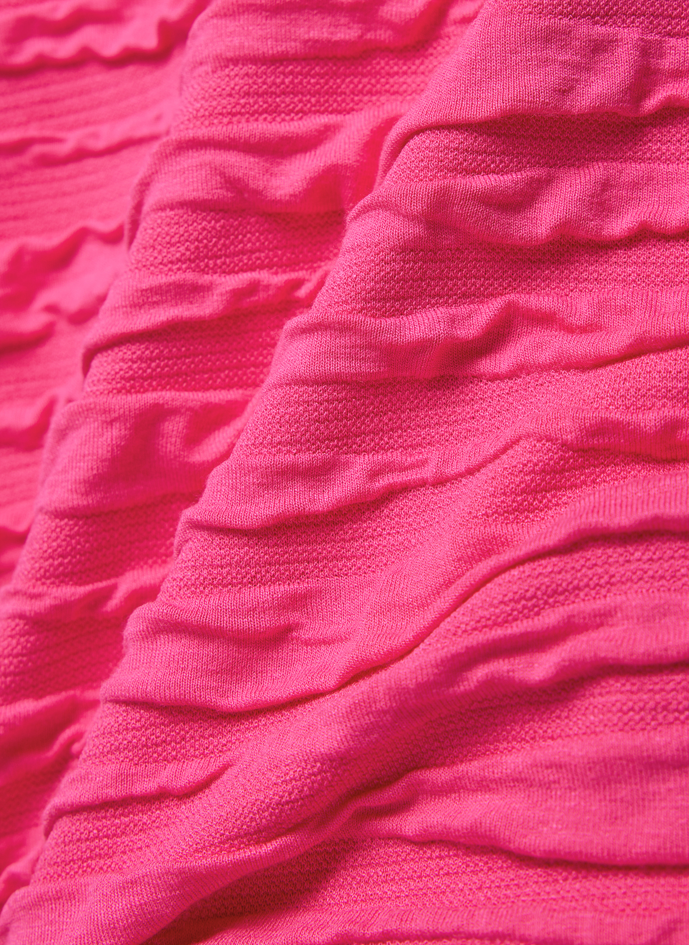 RABE Damen T-Shirt in Magenta mit Strukturmuster und halblangen Ärmeln