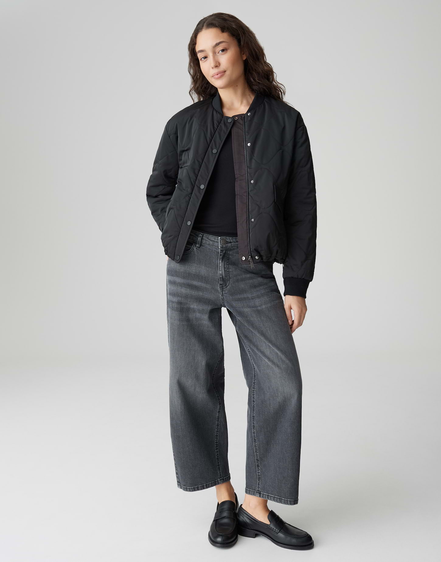 OPUS Damen Wendejacke Hailinu offwhite und schwarz mit Blousonkragen