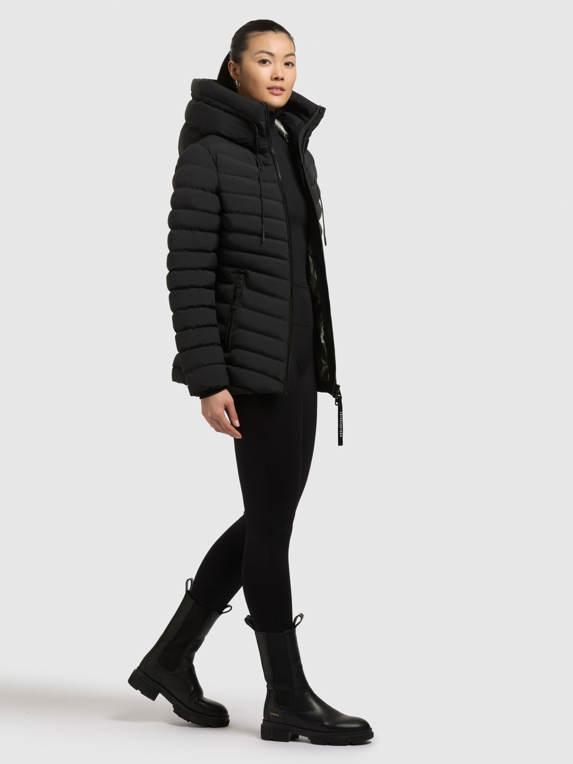 KHUJO Damen Steppjacke PACE 2 Schwarz mit Kapuze und silberglänzendem Innenfutter