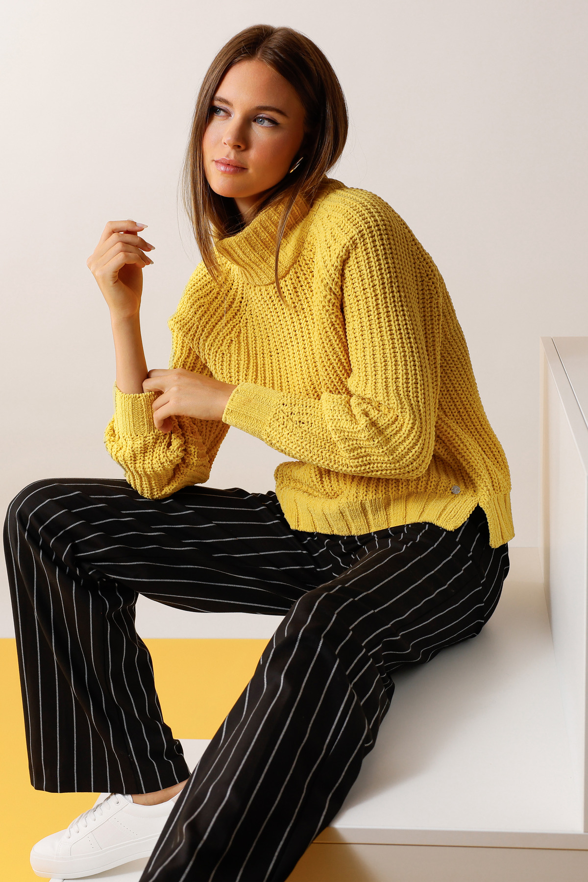 MONARI Damen Rollkragen-Pullover mit Perlfangmuster aus Chenille