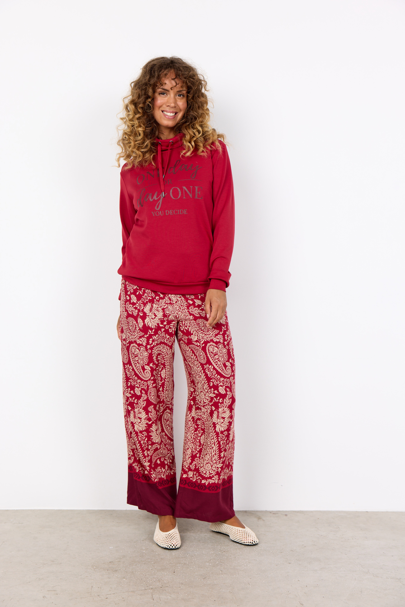 SOYACONCEPT Damensweat BANU in rot mit hohem Kragen