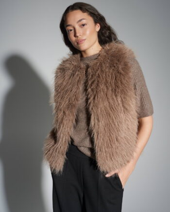 OPUS Damen Fell-Imitatweste Sondra in Warm Taupe
